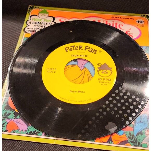 Peter Pan Records Snow White & The Seven Dwarfs 45 RPM Vinyl Record Set - Picture 8 of 10